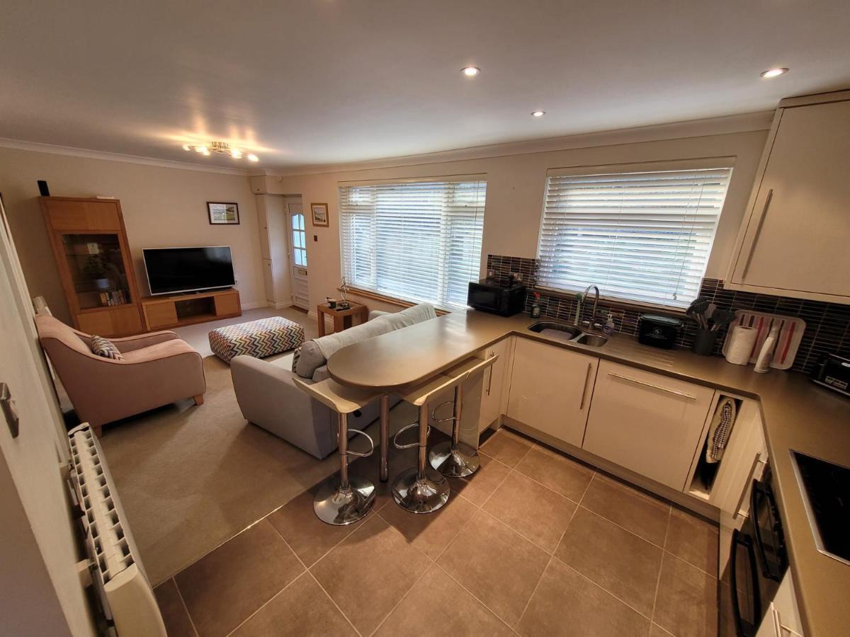 The Mumbles - Bungalow - 2 Bedrooms - Pet Friendly Swansea Exteriér fotografie